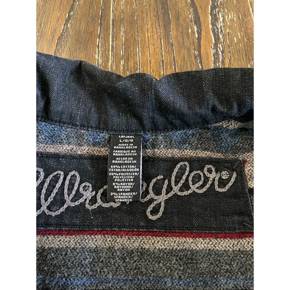 Wrangler Black Jean Jacket with Patterned Lining - Picture 12 of 16